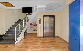 Townhouse 700 Hotel Krishna.